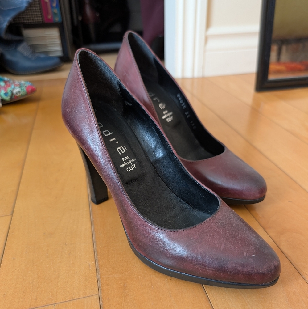 Elegant Burgundy Leather Heels